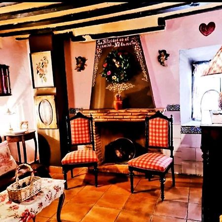 Room In Lodge - Romantic Getaway To Cuenca At Christmas Valeria Esterno foto